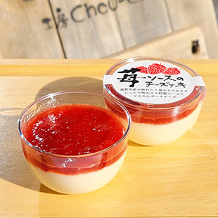苺ソースのチーズケーキ