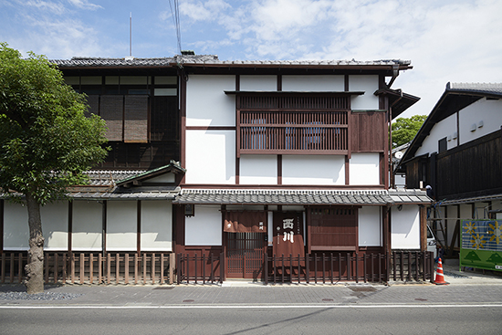 西川外観